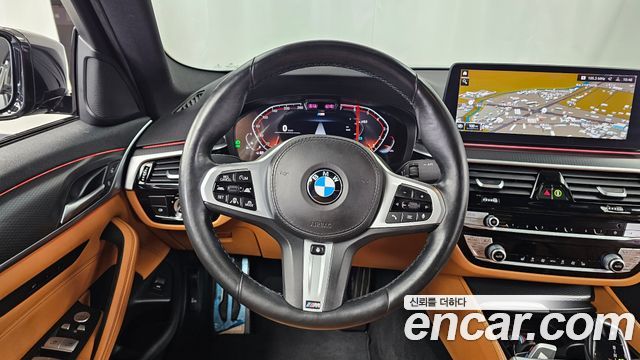 BMW 5-Series 2022 — photo 19