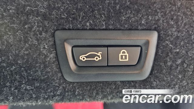 BMW 5-Series 2022 — photo 25