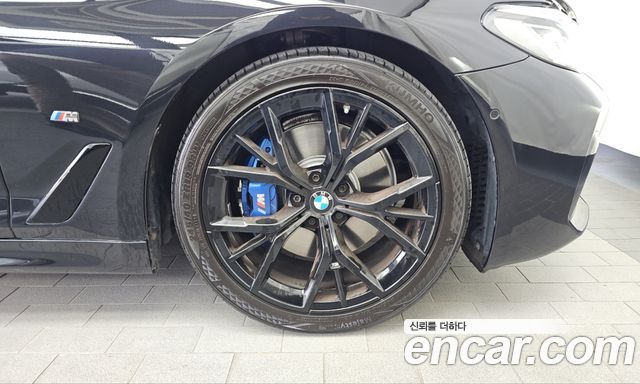 BMW 5-Series 2022 — photo 7