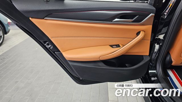 BMW 5-Series 2022 — photo 15