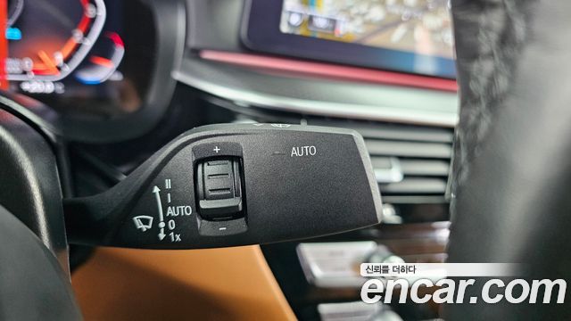 BMW 5-Series 2022 — photo 29