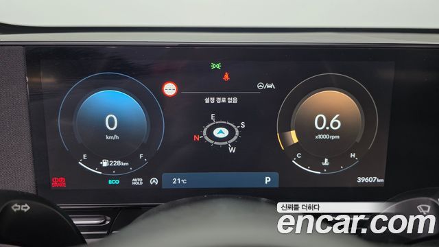 Hyundai Kona 2023 — photo 8