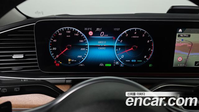 Mercedes-Benz GLE-Class 2020 — photo 8