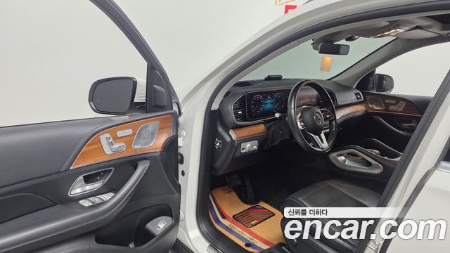 Mercedes-Benz GLE-Class 2020 — photo 10