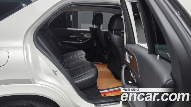 Mercedes-Benz GLE-Class 2020 — photo 12