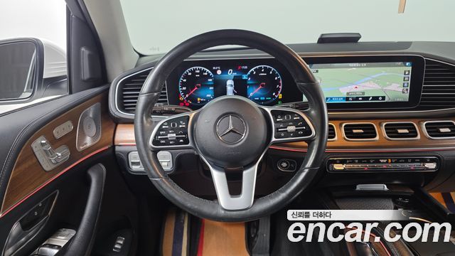Mercedes-Benz GLE-Class 2020 — photo 13