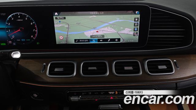 Mercedes-Benz GLE-Class 2020 — photo 14