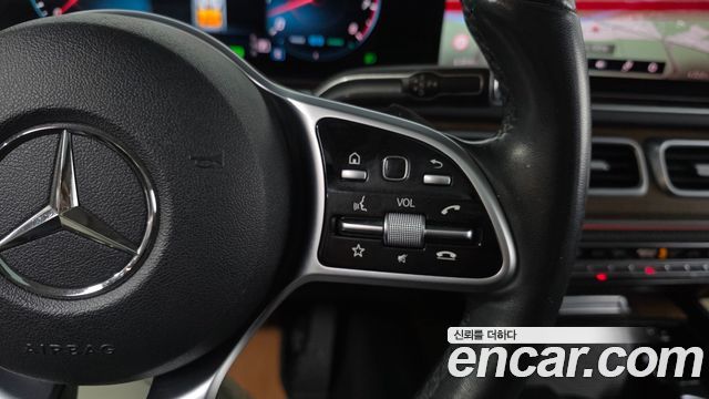 Mercedes-Benz GLE-Class 2020 — photo 18