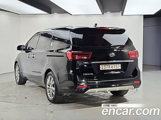 Kia Canival 2019 — photo 3