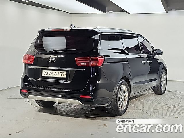 Kia Canival 2019 — photo 4