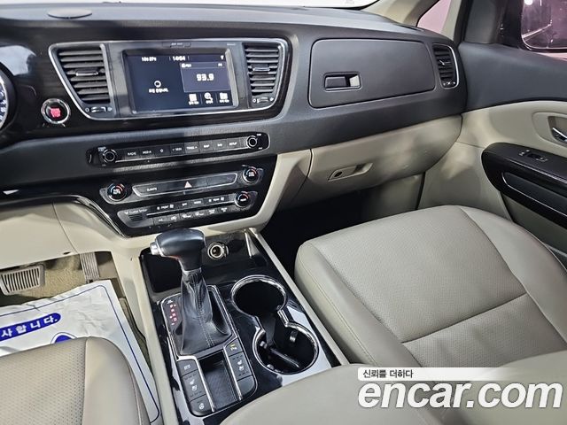 Kia Canival 2019 — photo 10
