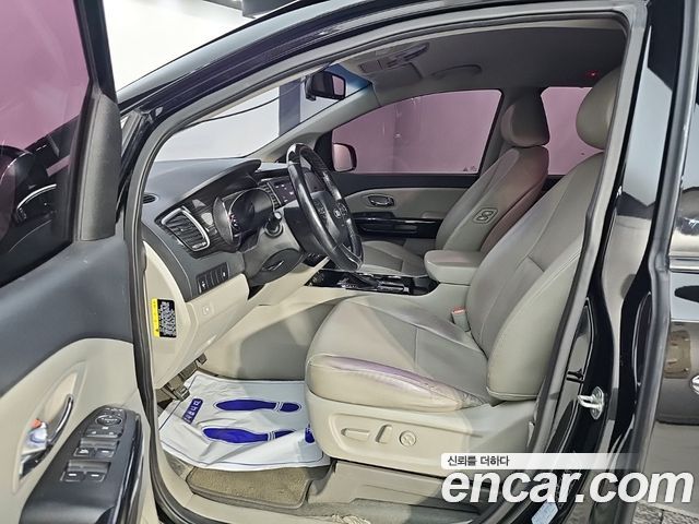 Kia Canival 2019 — photo 11