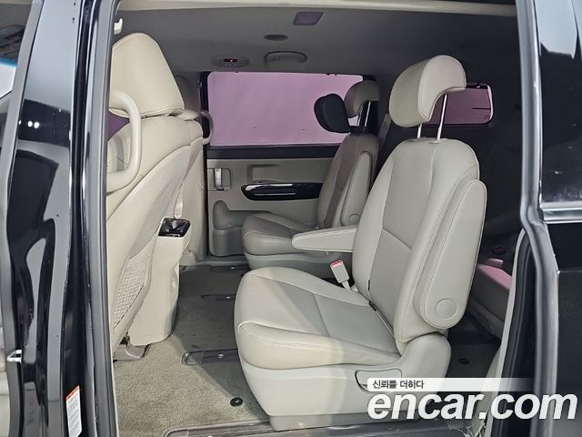 Kia Canival 2019 — photo 12