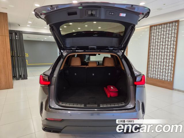 Lexus NX 2026 — photo 5
