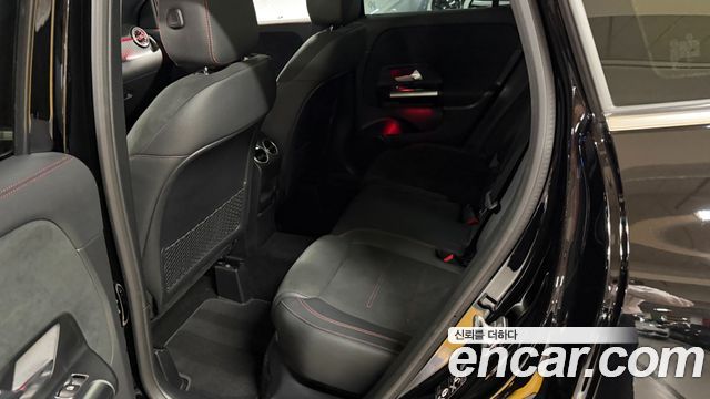 Mercedes-Benz GLA-Class 2024 — photo 10