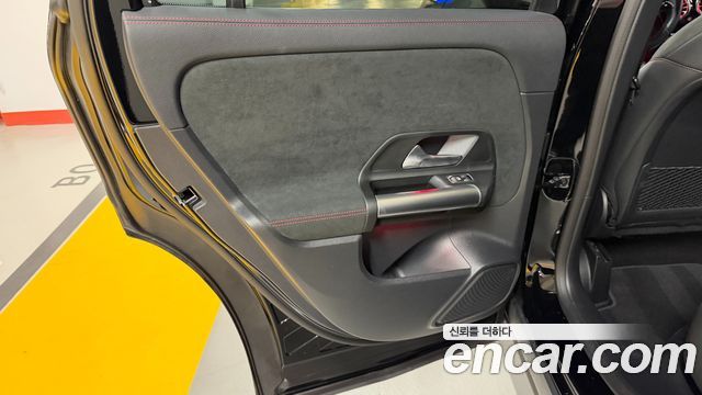 Mercedes-Benz GLA-Class 2024 — photo 12