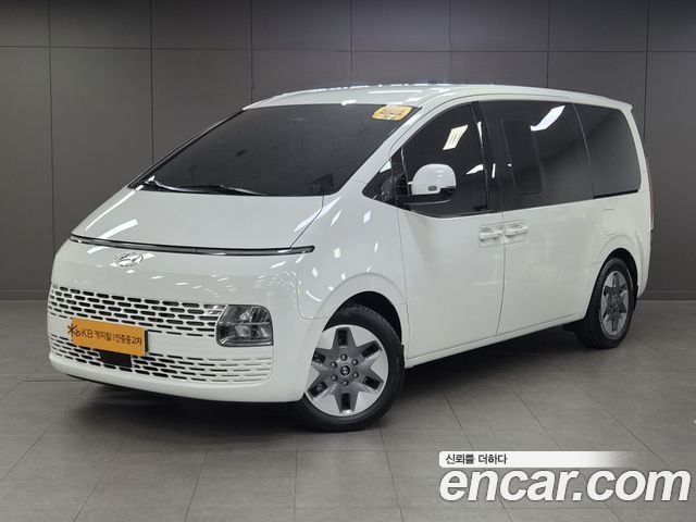 Hyundai Staria 2023 — photo 1