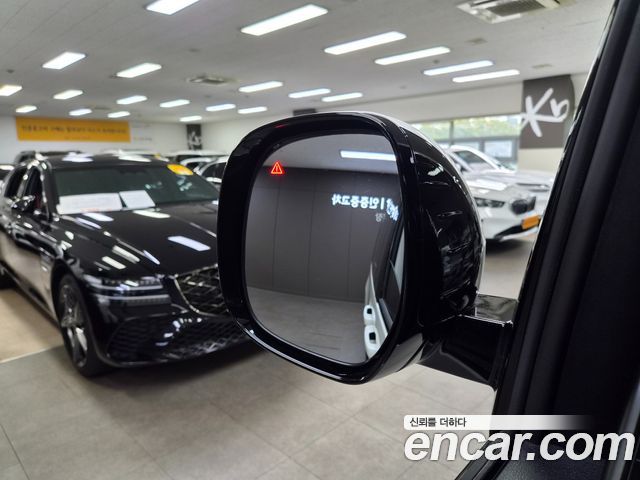 Hyundai Staria 2023 — photo 3