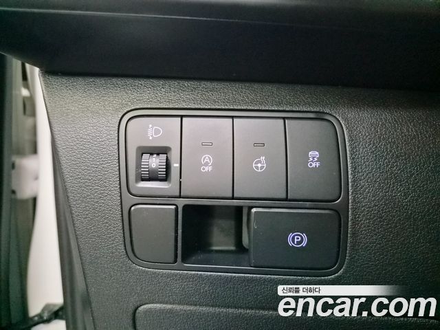 Hyundai Staria 2023 — photo 4