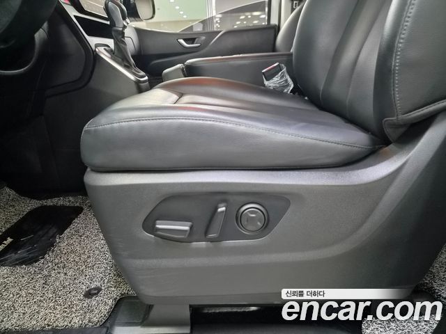Hyundai Staria 2023 — photo 5