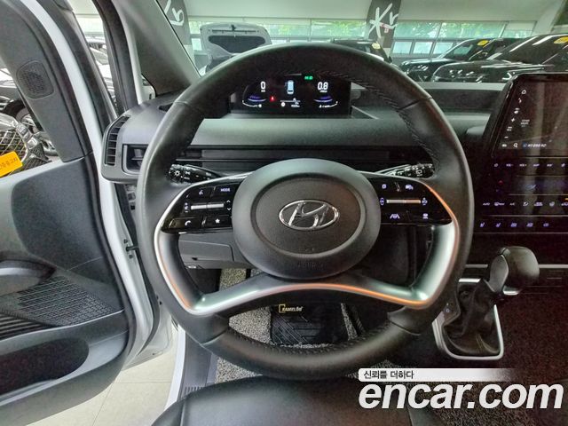 Hyundai Staria 2023 — photo 8