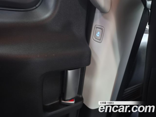 Hyundai Staria 2023 — photo 16