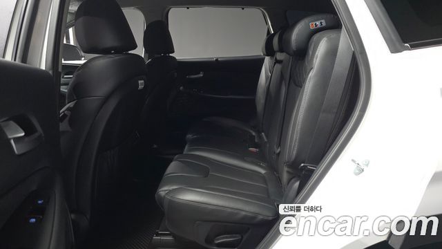 Hyundai Santafe 2023 — photo 16