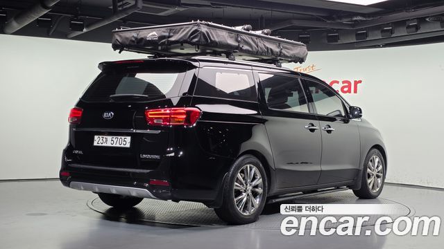 Kia Canival 2019 — photo 2