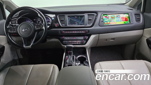 Kia Canival 2019 — photo 10