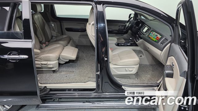 Kia Canival 2019 — photo 25