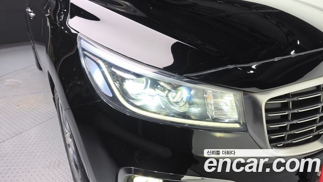 Kia Canival 2019 — photo 8