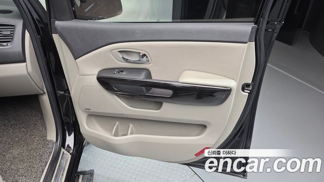Kia Canival 2019 — photo 15