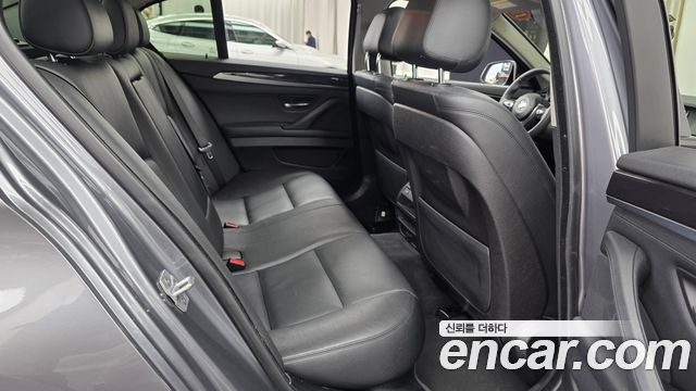 BMW 5-Series 2016 — photo 12