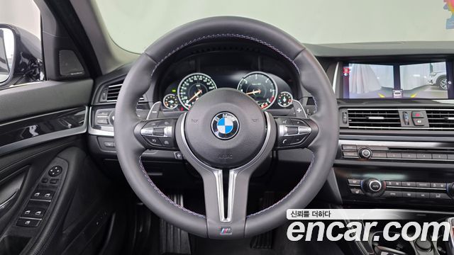BMW 5-Series 2016 — photo 13