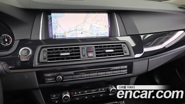 BMW 5-Series 2016 — photo 14
