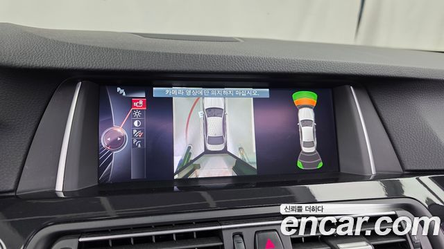 BMW 5-Series 2016 — photo 15