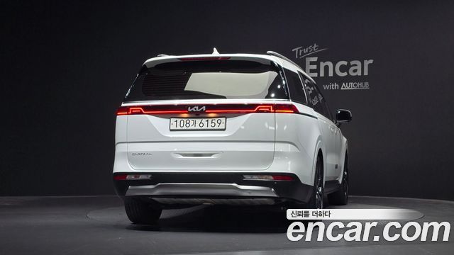 Kia Canival 2023 — photo 4