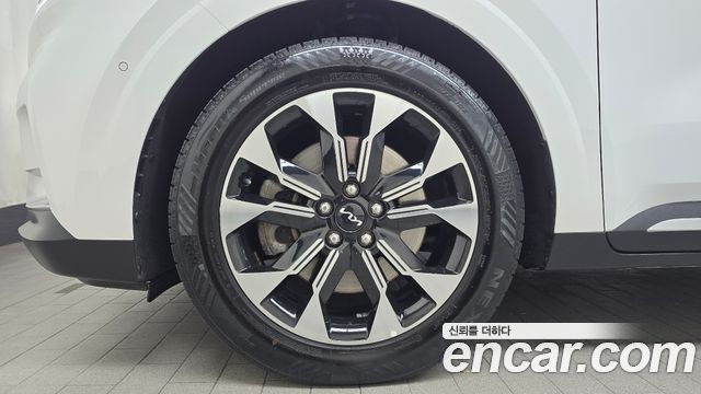 Kia Canival 2023 — photo 5