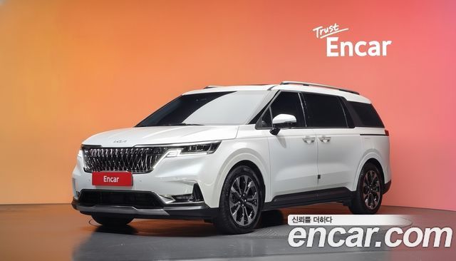 Kia Canival 2023 — photo 1