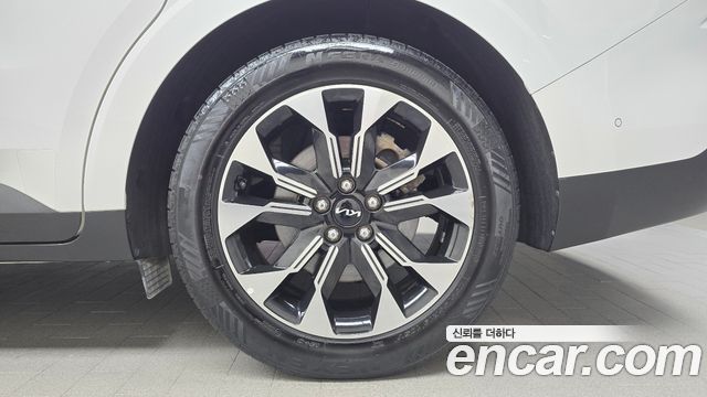 Kia Canival 2023 — photo 7