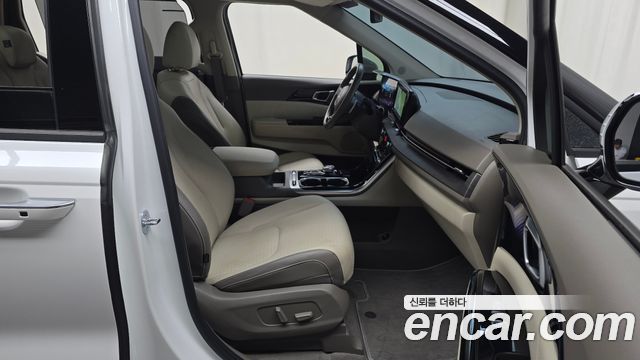 Kia Canival 2023 — photo 16
