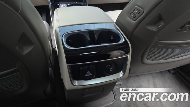 Kia Canival 2023 — photo 32