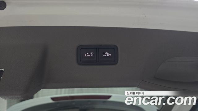 Kia Canival 2023 — photo 36