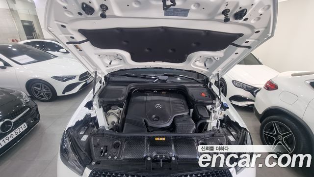 Mercedes-Benz GLE-Class 2026 — photo 6