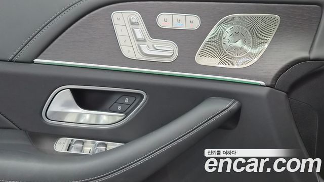Mercedes-Benz GLE-Class 2026 — photo 14