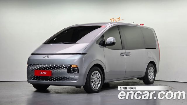 Hyundai Staria 2023 — photo 1