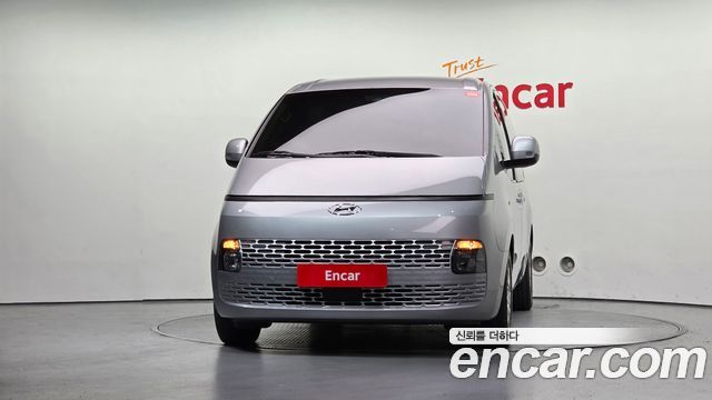 Hyundai Staria 2023 — photo 3