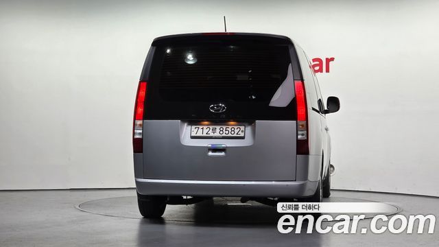 Hyundai Staria 2023 — photo 4