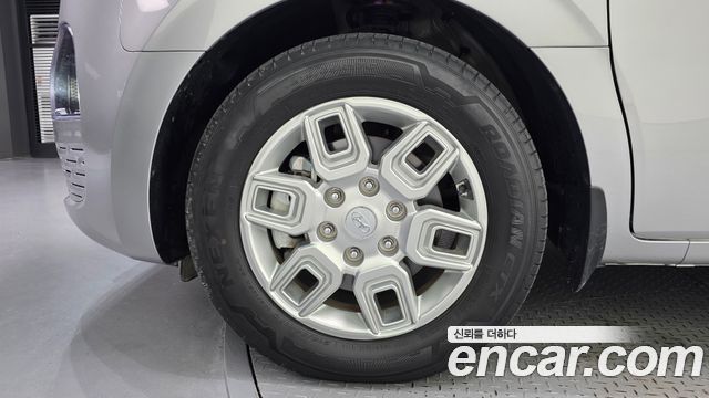 Hyundai Staria 2023 — photo 5