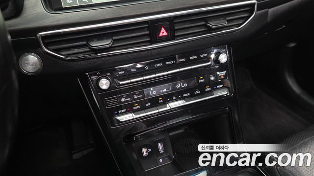 Kia K7 2020 — photo 17